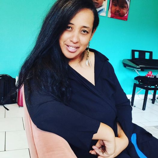 [Révélation] Une photo si symbolique avec mes deux chatons derrière 
 .
 Je suis…