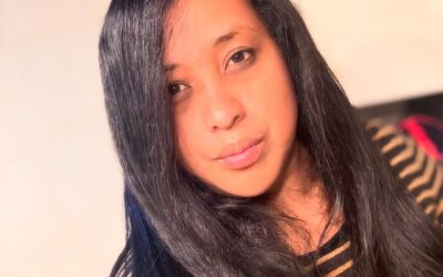 Mon visage cumule des années de souffrance et de fatigue.
Mais , au fond de mo…