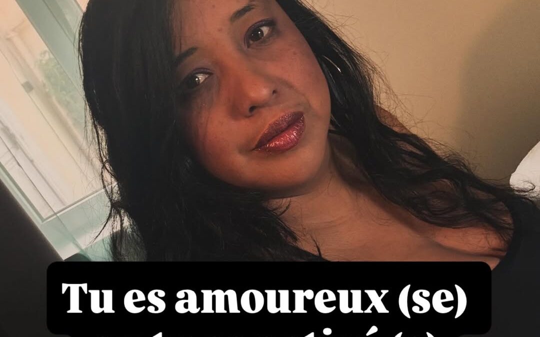 Tu es amoureux?
-Non, elle me trouble, me séduit et m&rsquo;inquiète, m&rsquo;attire et m&rsquo;ef…